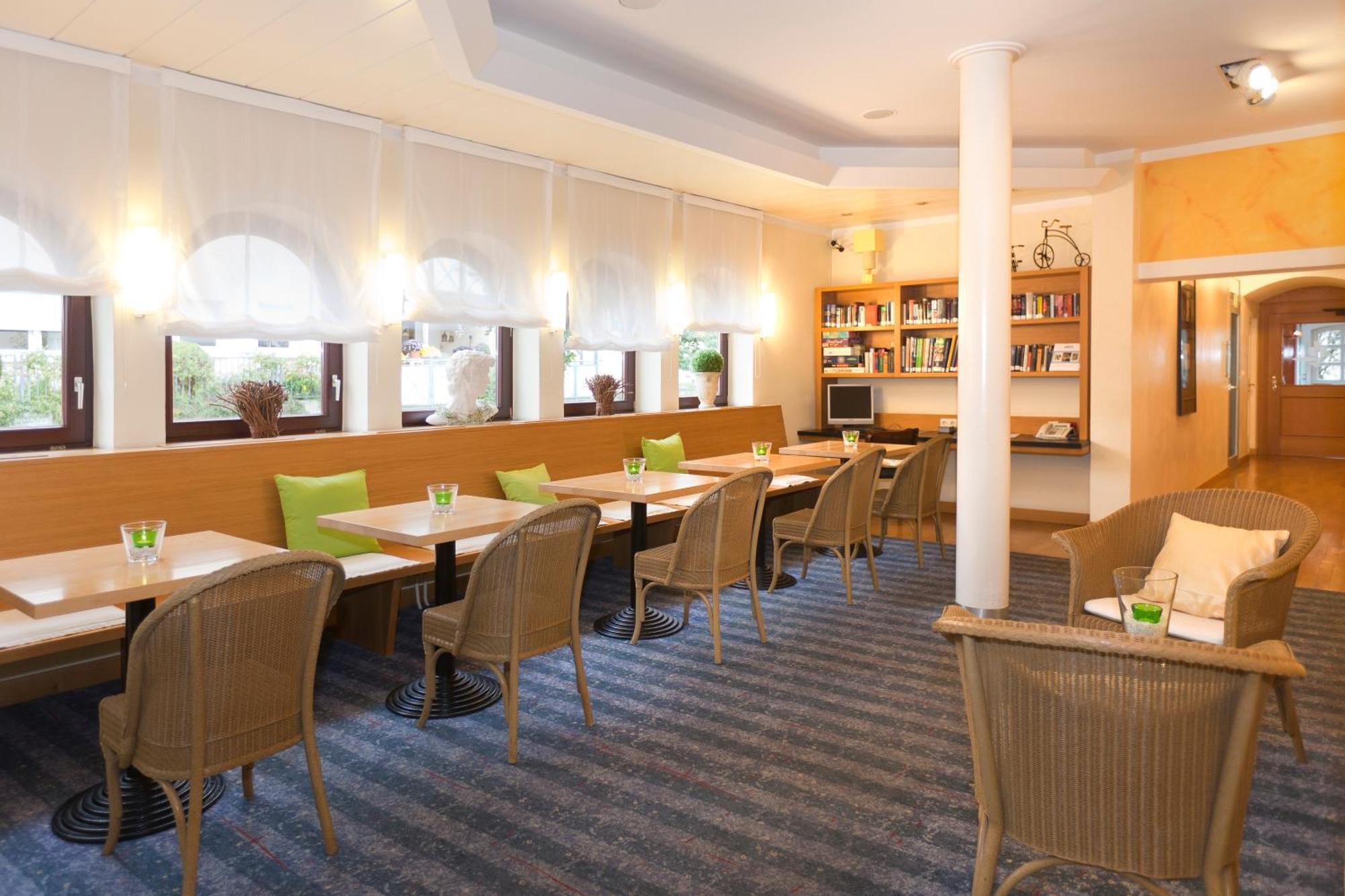 Kress Hotel Bad Soden-Salmunster Bagian luar foto